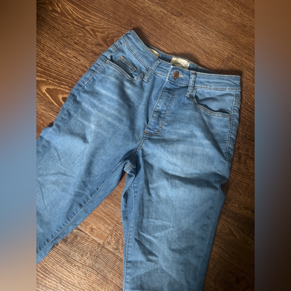 Universal Thread Light blue high rise skinny jeans